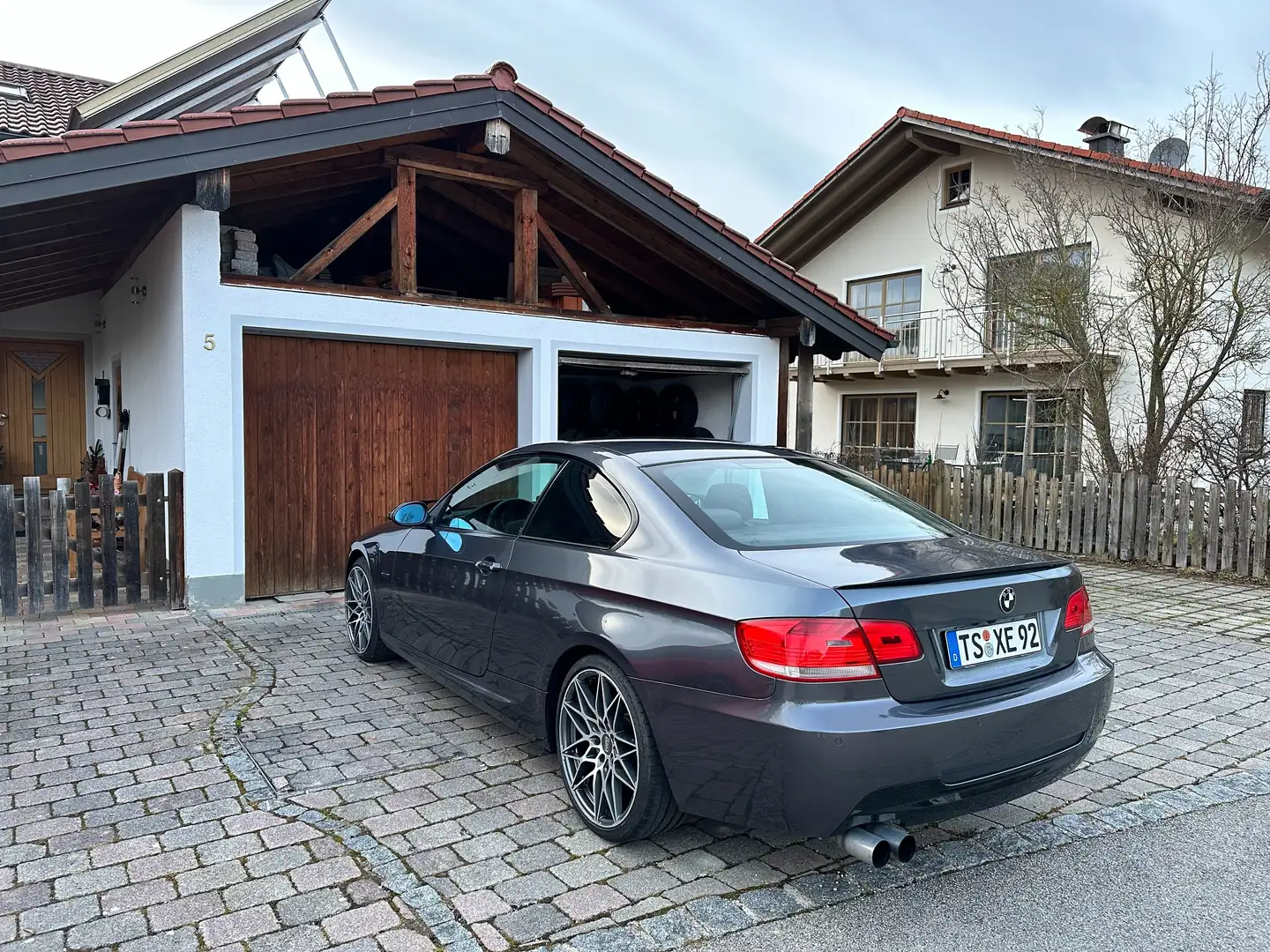 BMW 325 325i Coupe M Performance ESD Grau - 2
