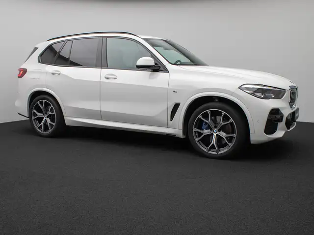 BMW X5 view 4