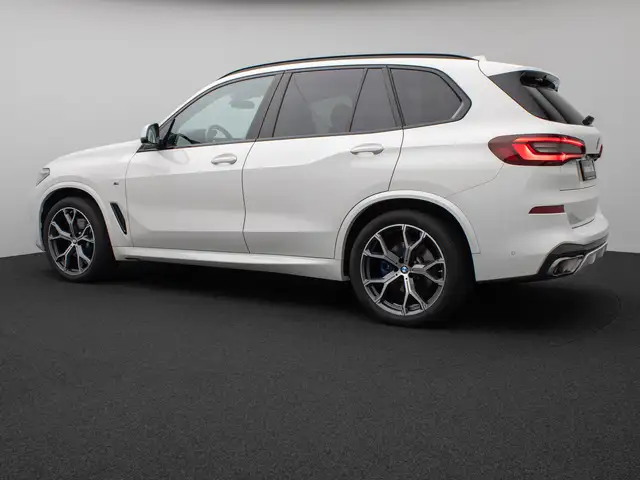 BMW X5 view 10