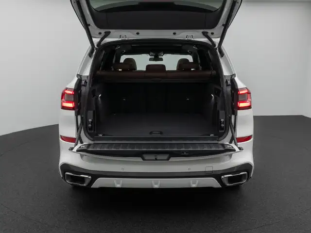 BMW X5 view 13