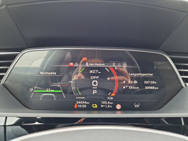 Audi Q8 e-tron Sportback 55 qu edition S line HuD 21" — photo 10