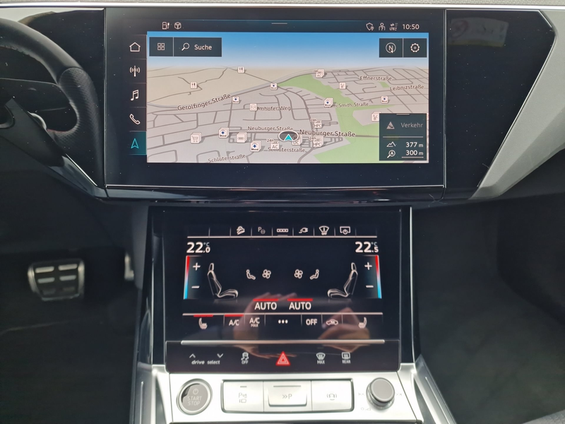 Audi Q8 e-tron Sportback 55 qu edition S line HuD 21" — photo 13