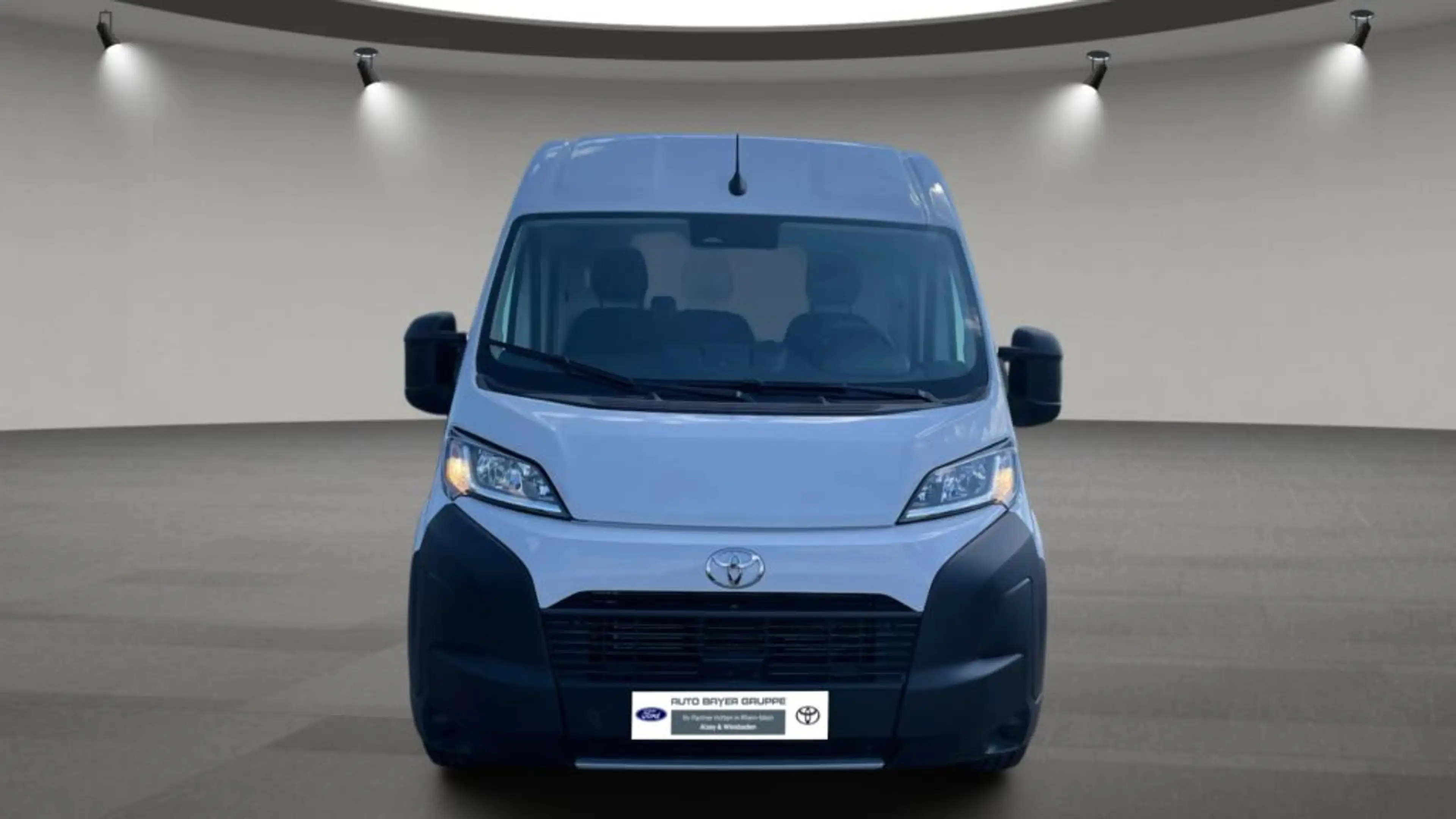 Toyota Proace Max 2.2-l-D 35 L2H2 Comfort — photo 2