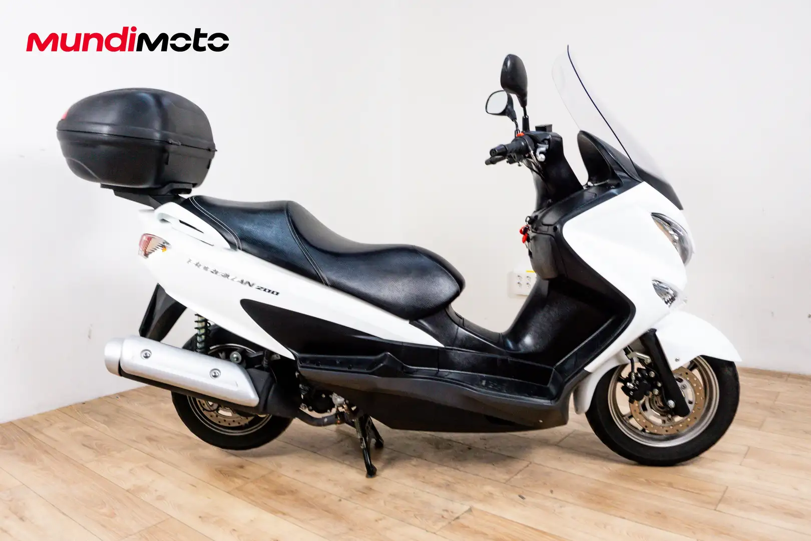 Suzuki Burgman 200 - 1