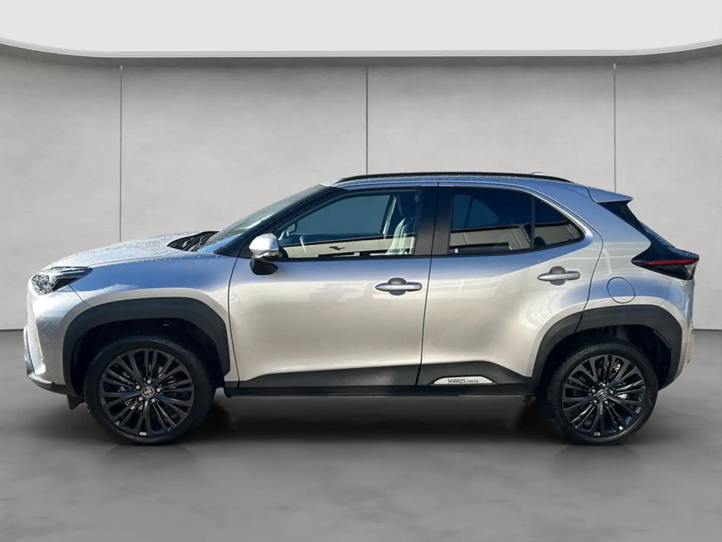Toyota Yaris Cross Hybrid 1.5 VVT-i Adventure Allwetterre Silber - 2