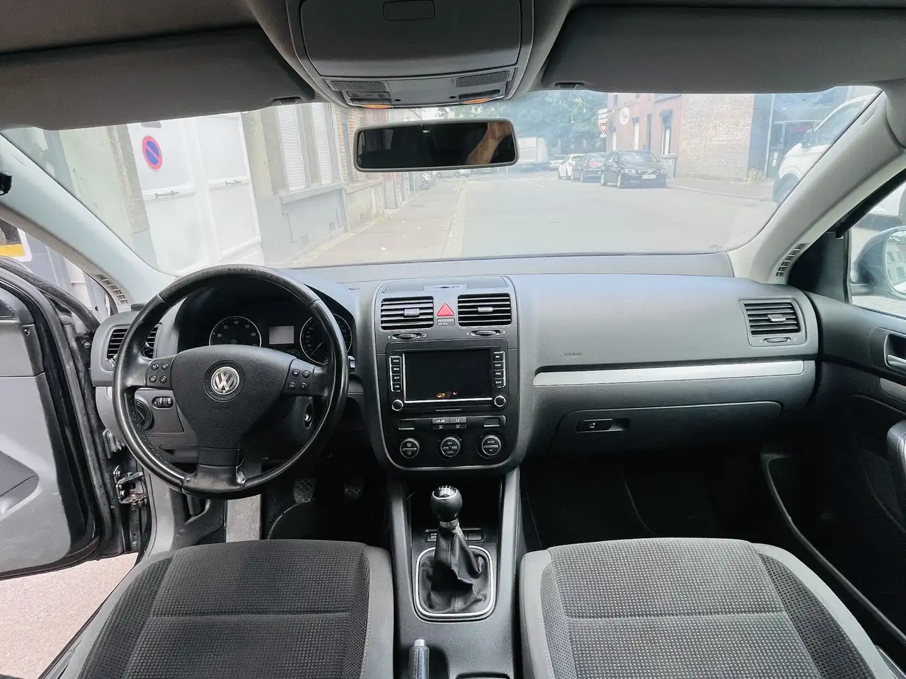 Volkswagen Golf Standard Model — photo 14