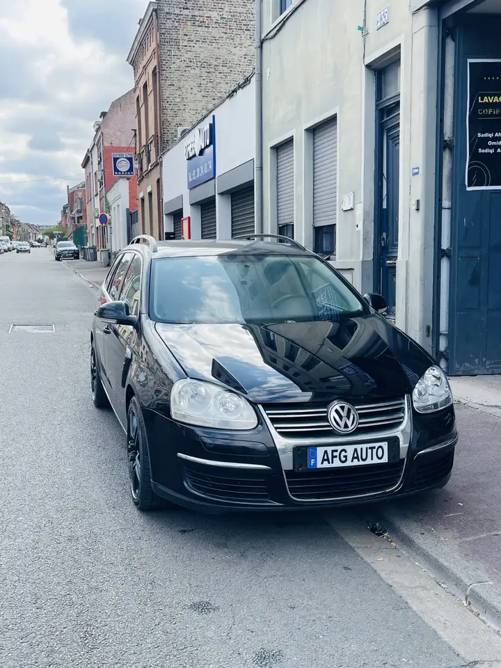 Volkswagen Golf Standard Model