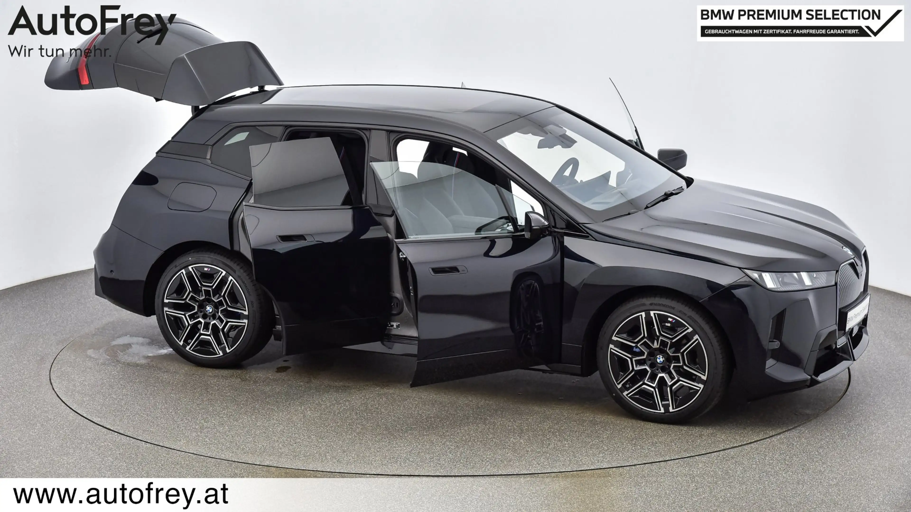 BMW iX xDrive45 — photo 9