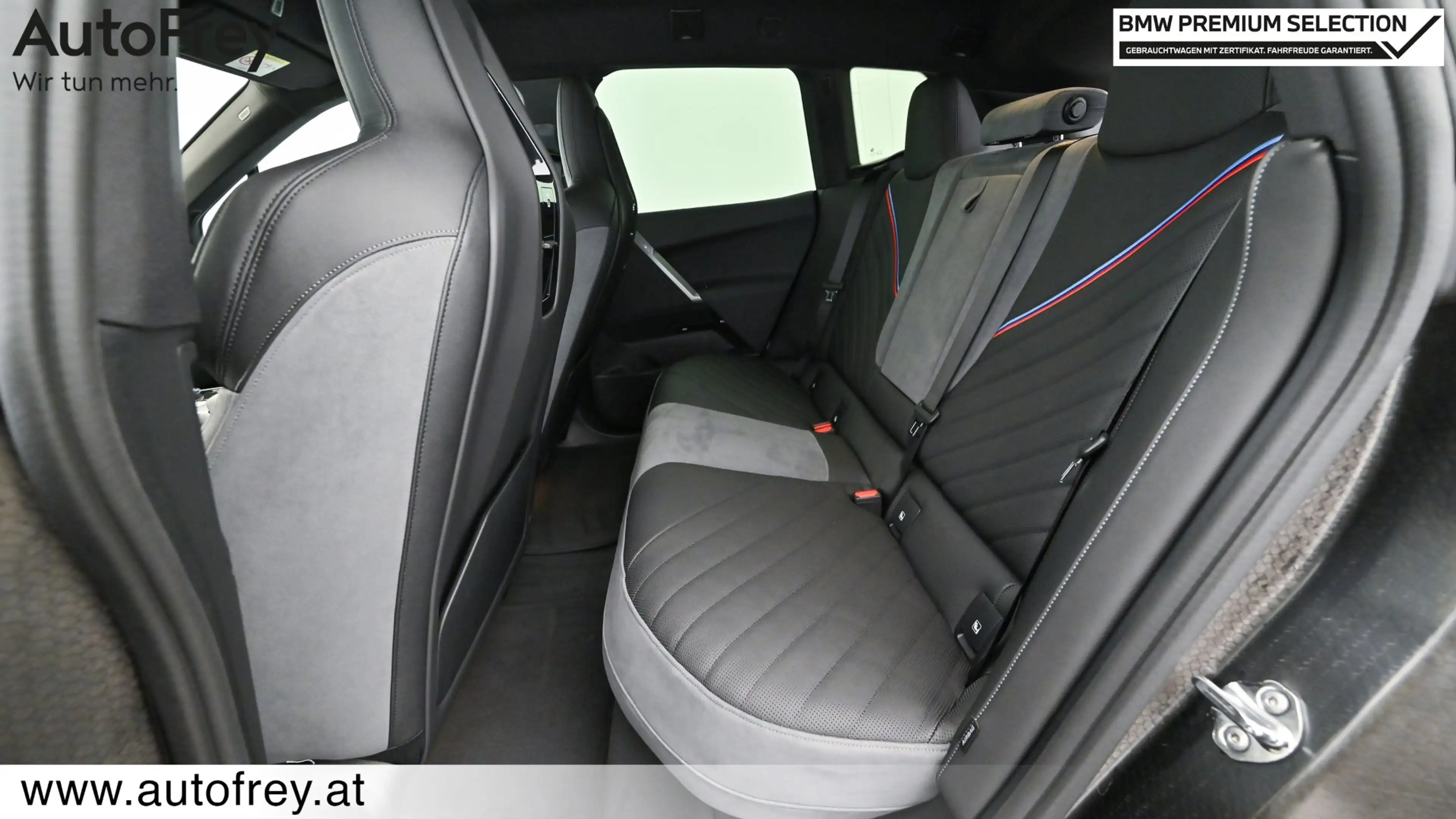 BMW iX xDrive45 — photo 13