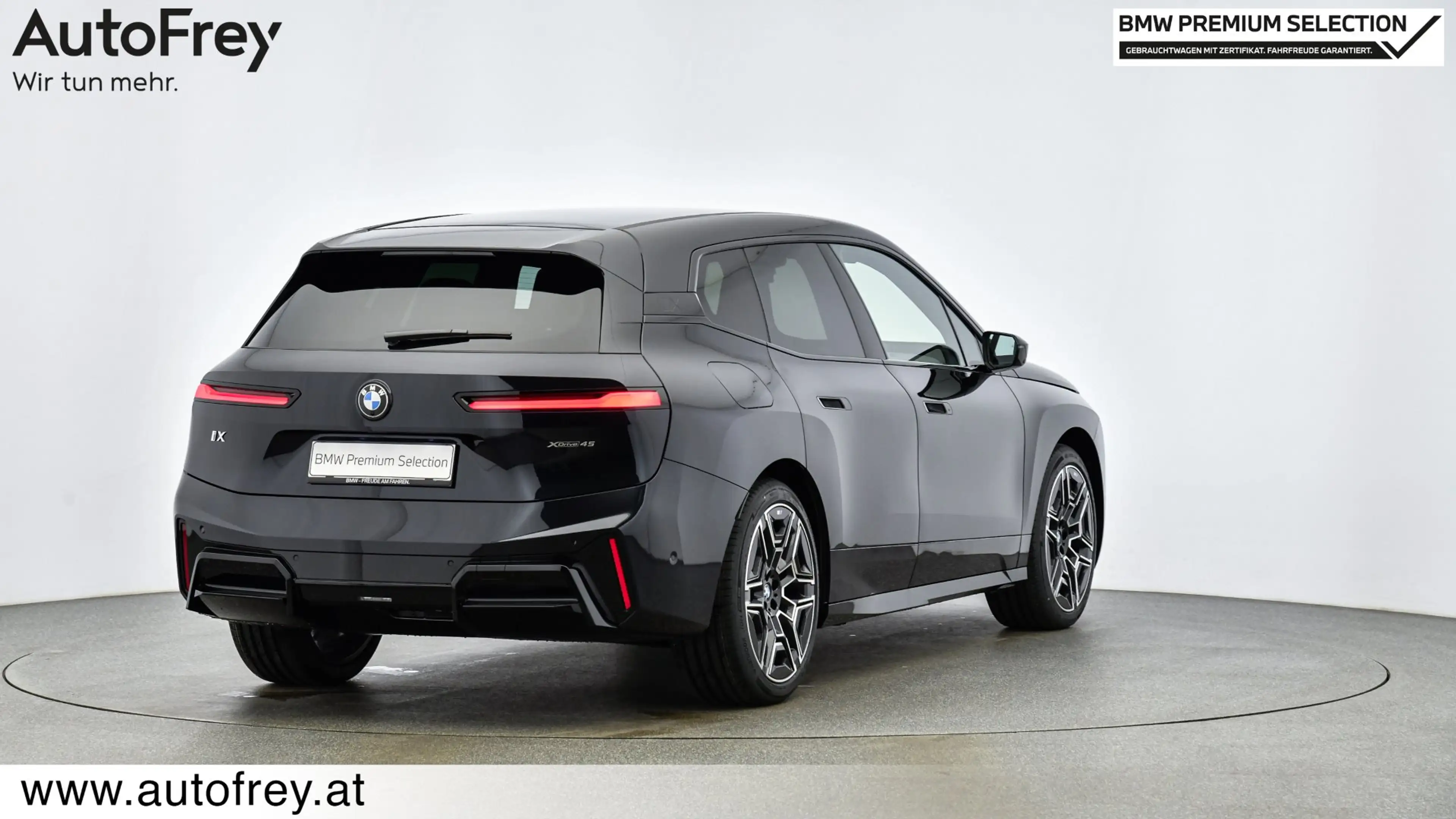 BMW iX xDrive45 — photo 5
