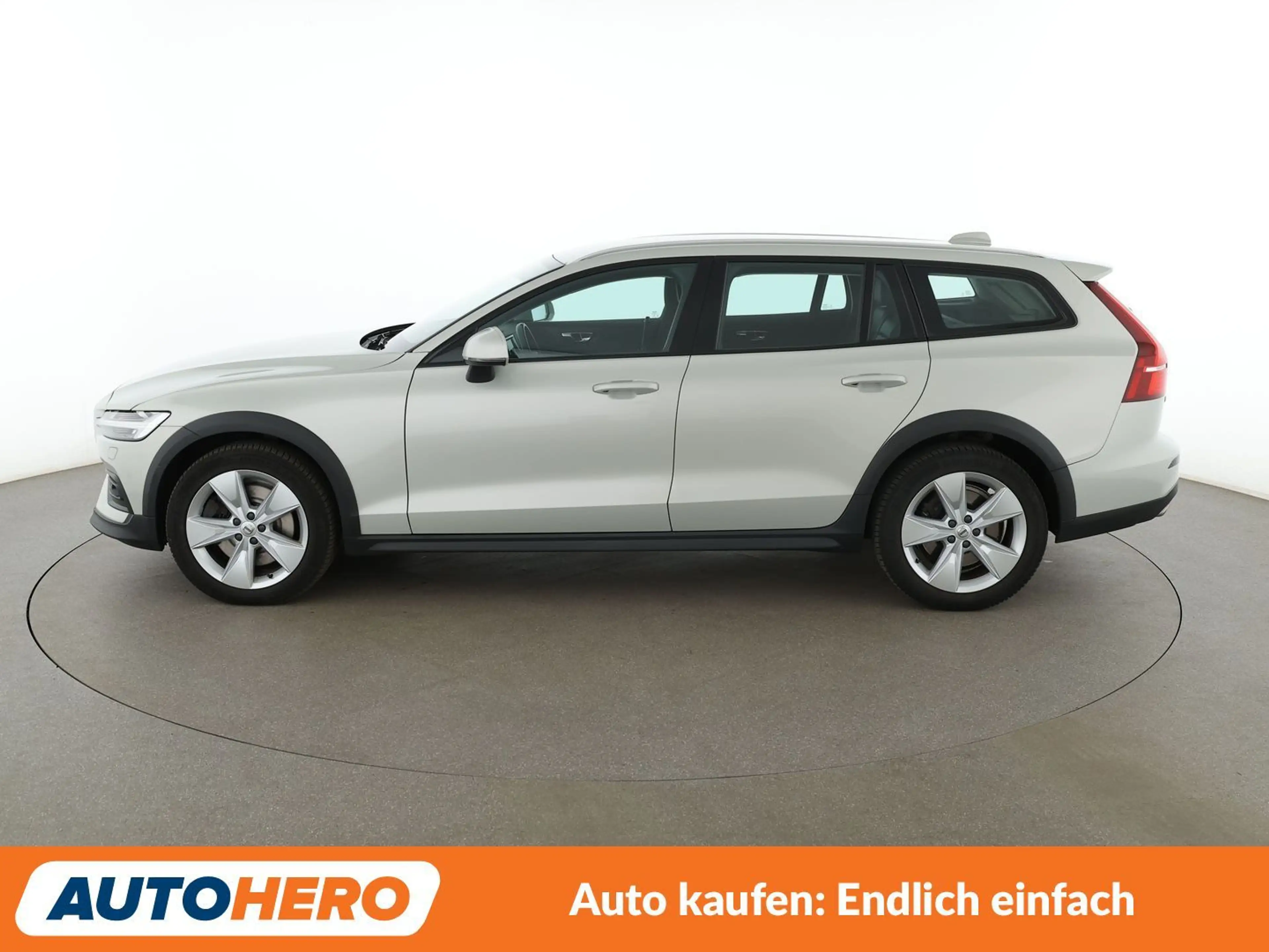 Volvo V60 Cross Country 2.0 D4 AWD Aut.*NAVI*LED*ACC*CAM*PDC*SHZ* — photo 3