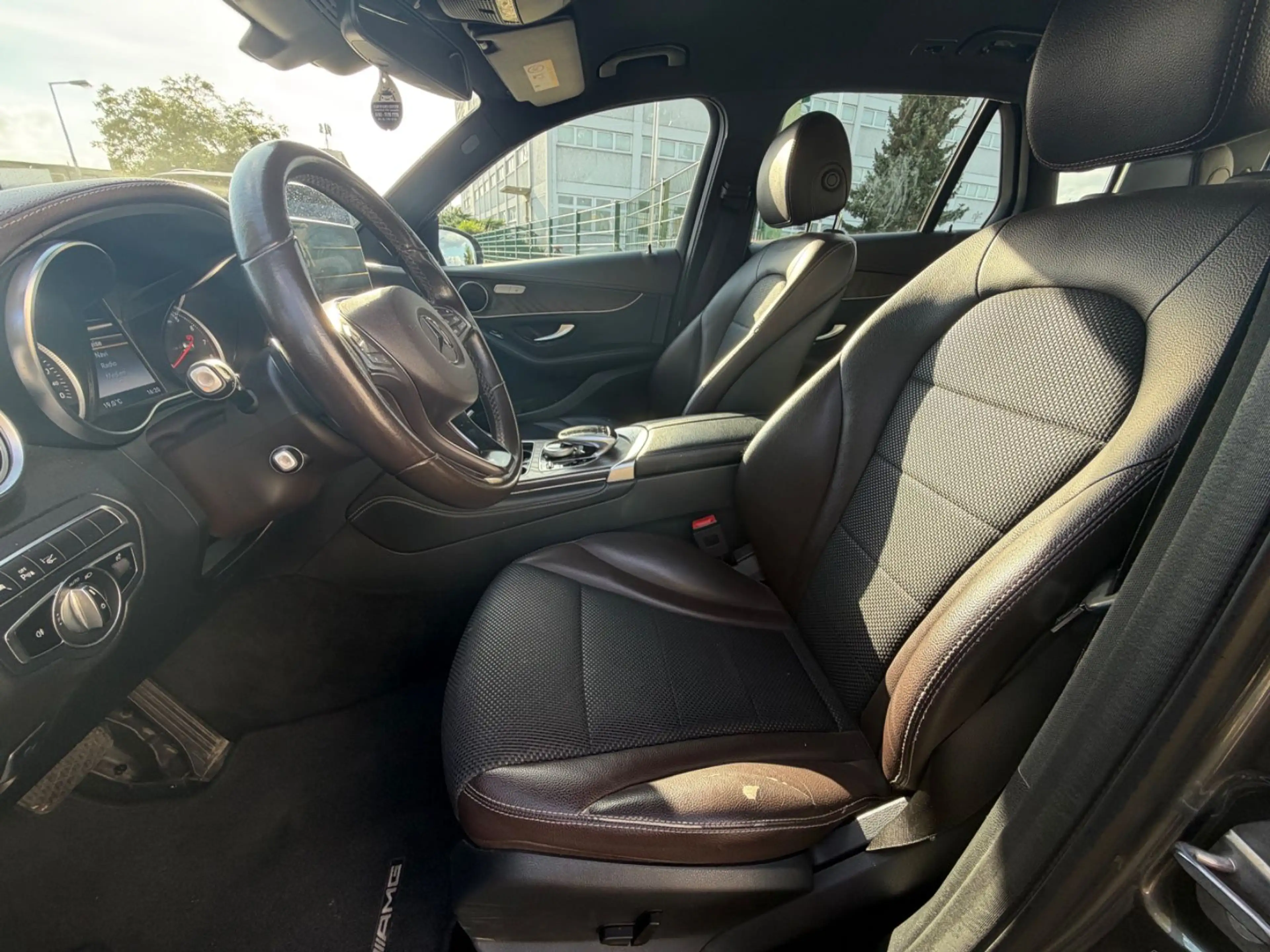Mercedes-Benz GLC 250 4Matic — photo 9