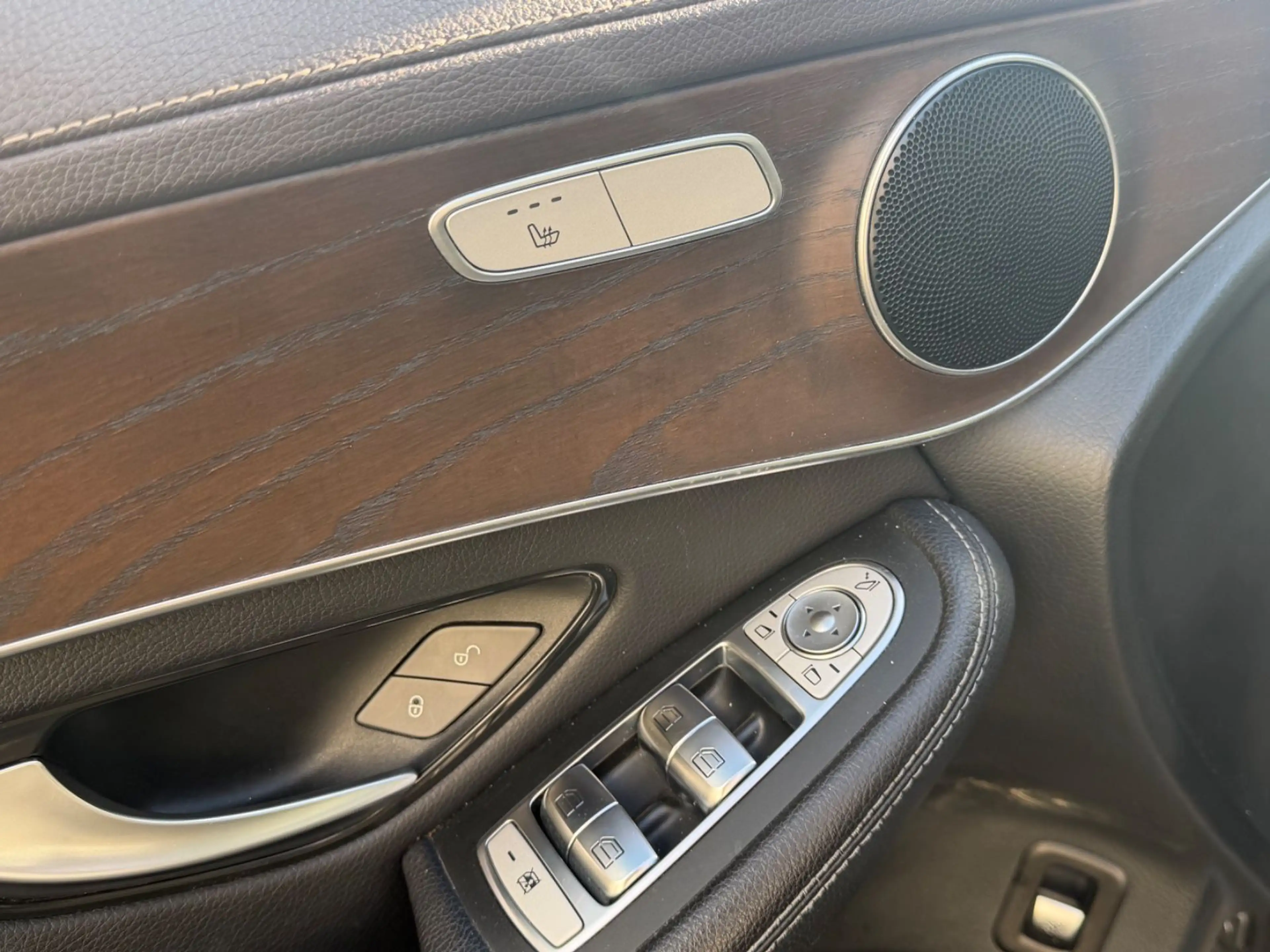 Mercedes-Benz GLC 250 4Matic — photo 14