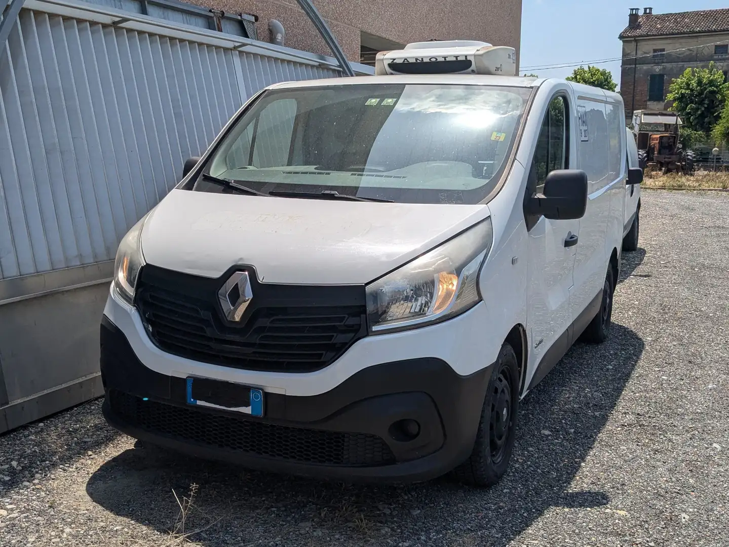 Renault Trafic isotermico con gruppo frigorifero Bianco - 2
