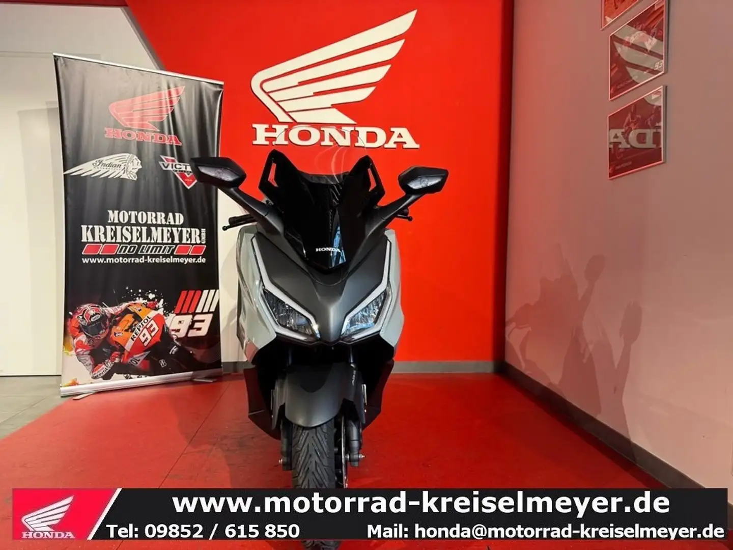 Honda Forza 125 Top gepflegter Zustand aus 1. Hand Šedá - 2