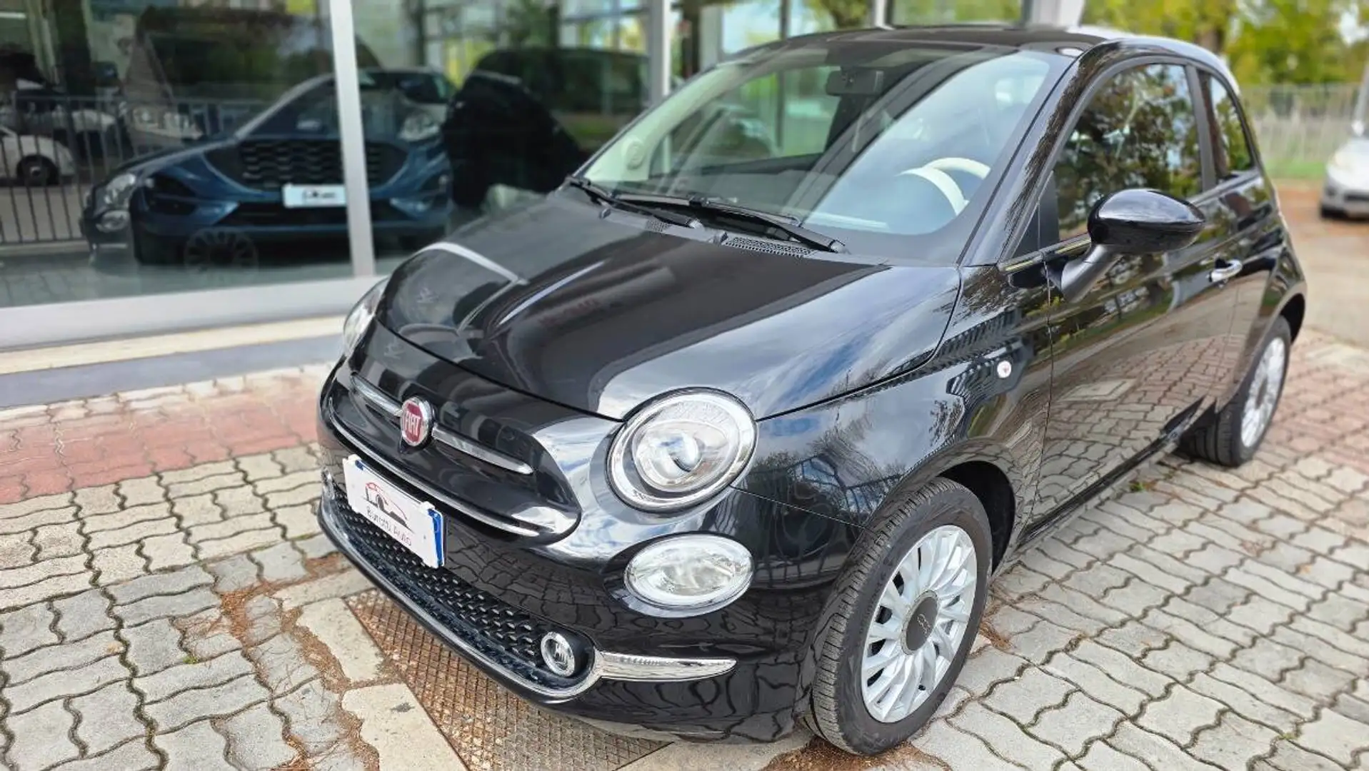 Fiat 500 1.0 hybrid Dolcevita 70cv BURATTI PREMIUM Zwart - 1