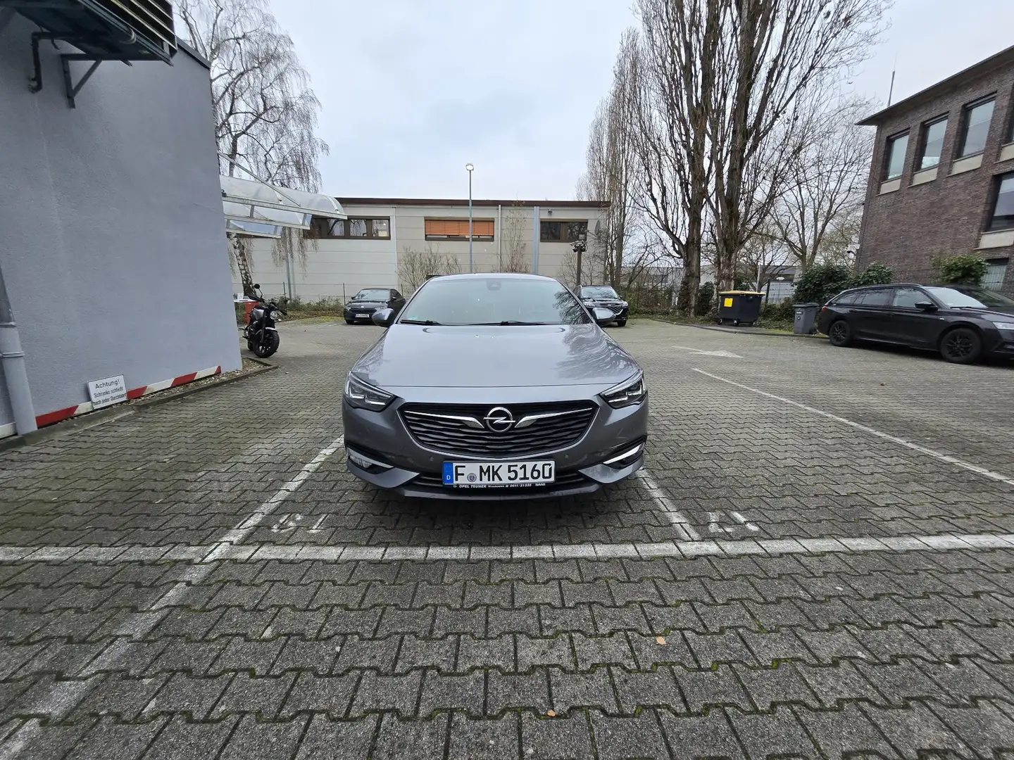 Opel Insignia Dynamic Grau - 1