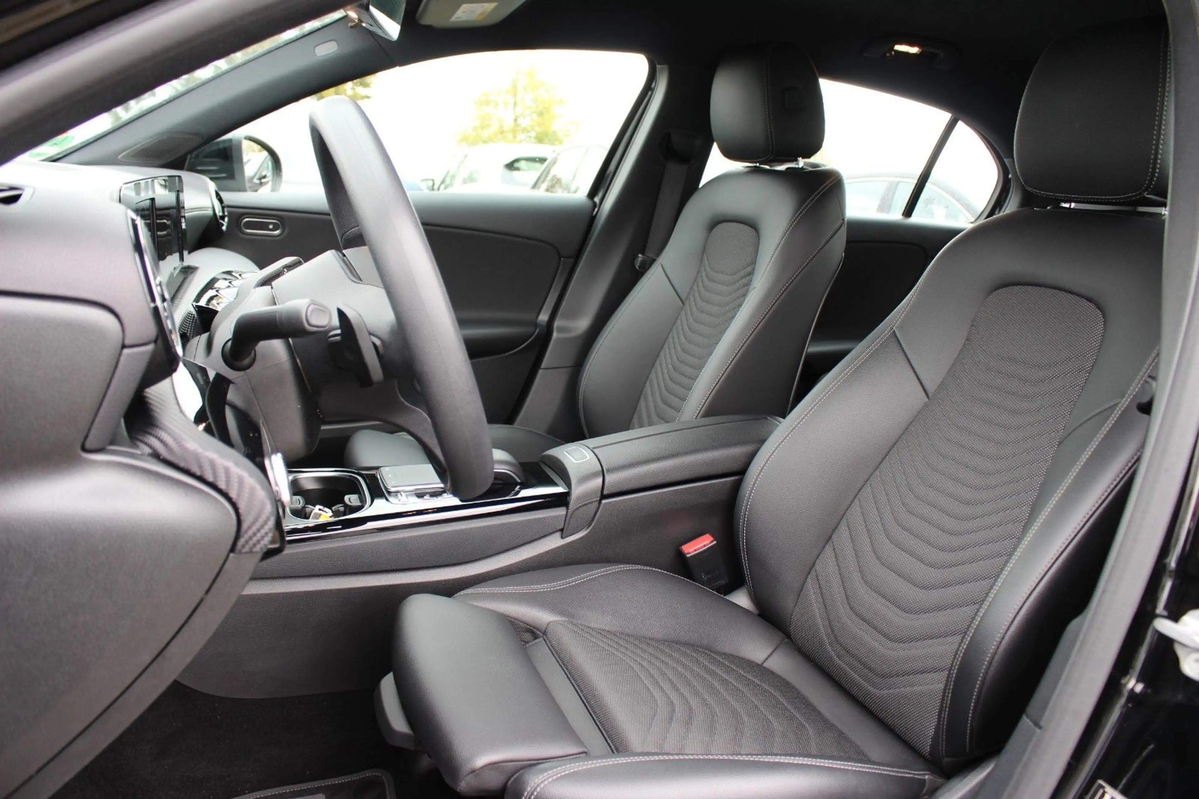 Mercedes-Benz A 200 /VOLLSHEFT/KLIMA/PDC/NAVI/BT/SHZ/ — photo 11
