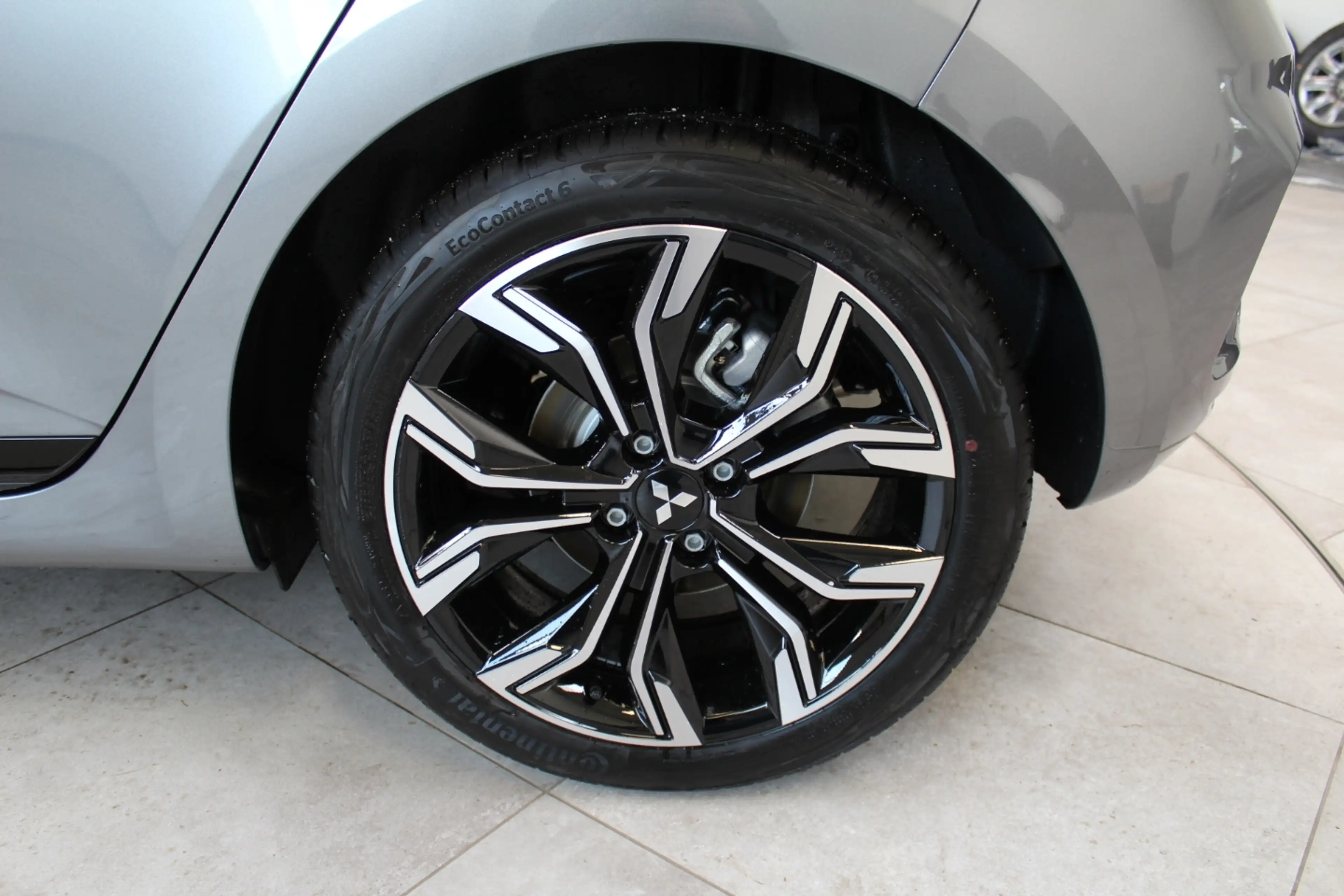 Mitsubishi Colt EDITION 1.6 Hybrid — photo 8