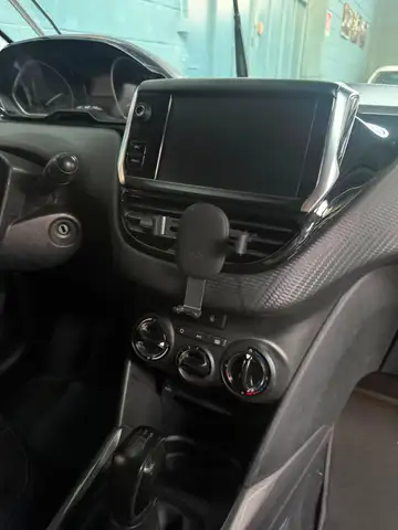 Peugeot 2008 view 7