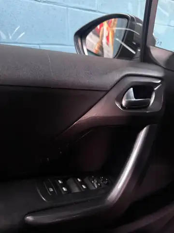 Peugeot 2008 view 8