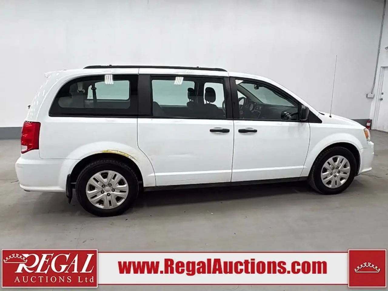 Dodge Grand Caravan снимка Dodge Grand Caravan