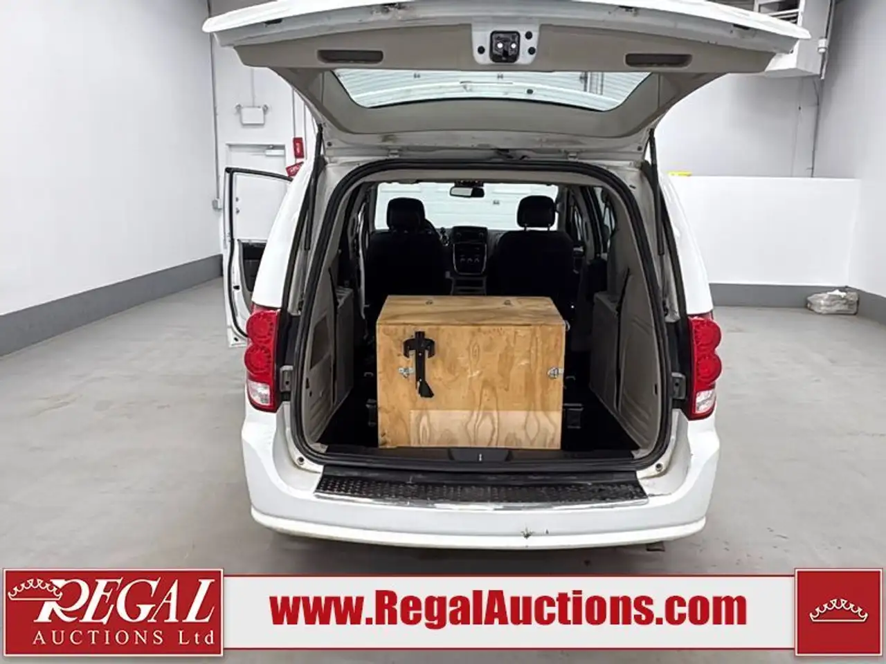 Dodge Grand Caravan снимка Dodge Grand Caravan