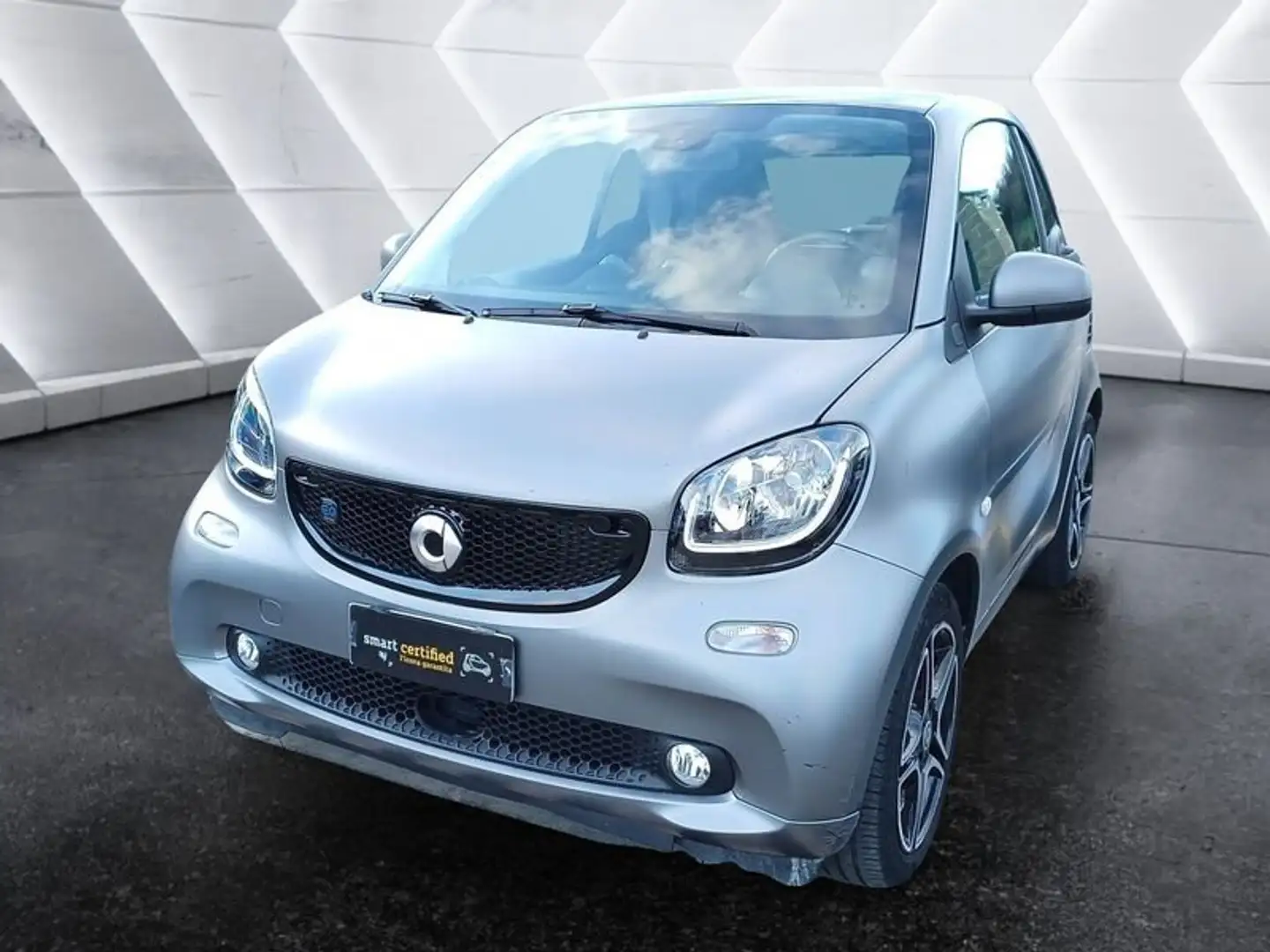 smart forTwo eq Passion my19 Gris - 1