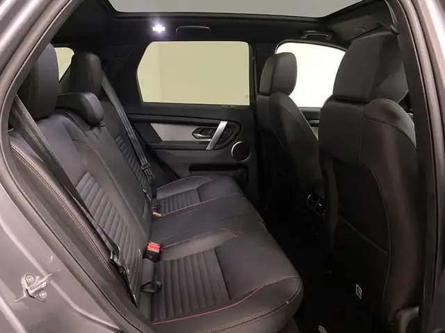 Land Rover Discovery Sport view 5