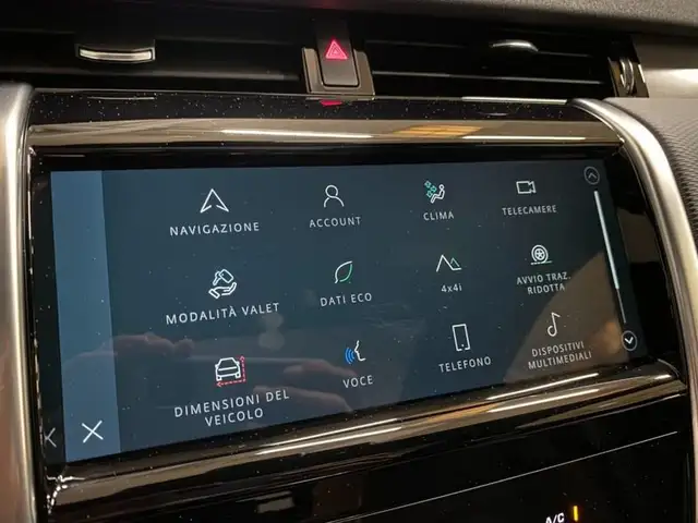 Land Rover Discovery Sport view 15