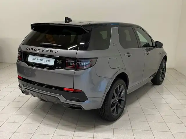 Land Rover Discovery Sport view 2