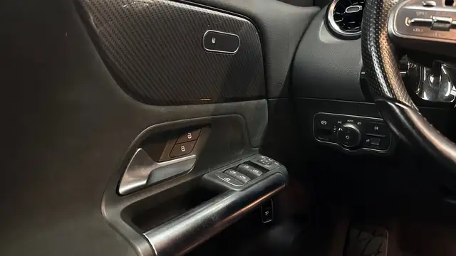 Mercedes-Benz Gla Class view 18