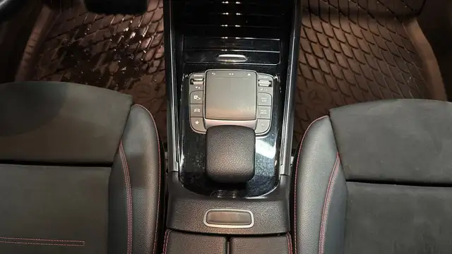 Mercedes-Benz Gla Class view 19