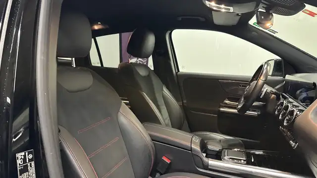 Mercedes-Benz Gla Class view 14