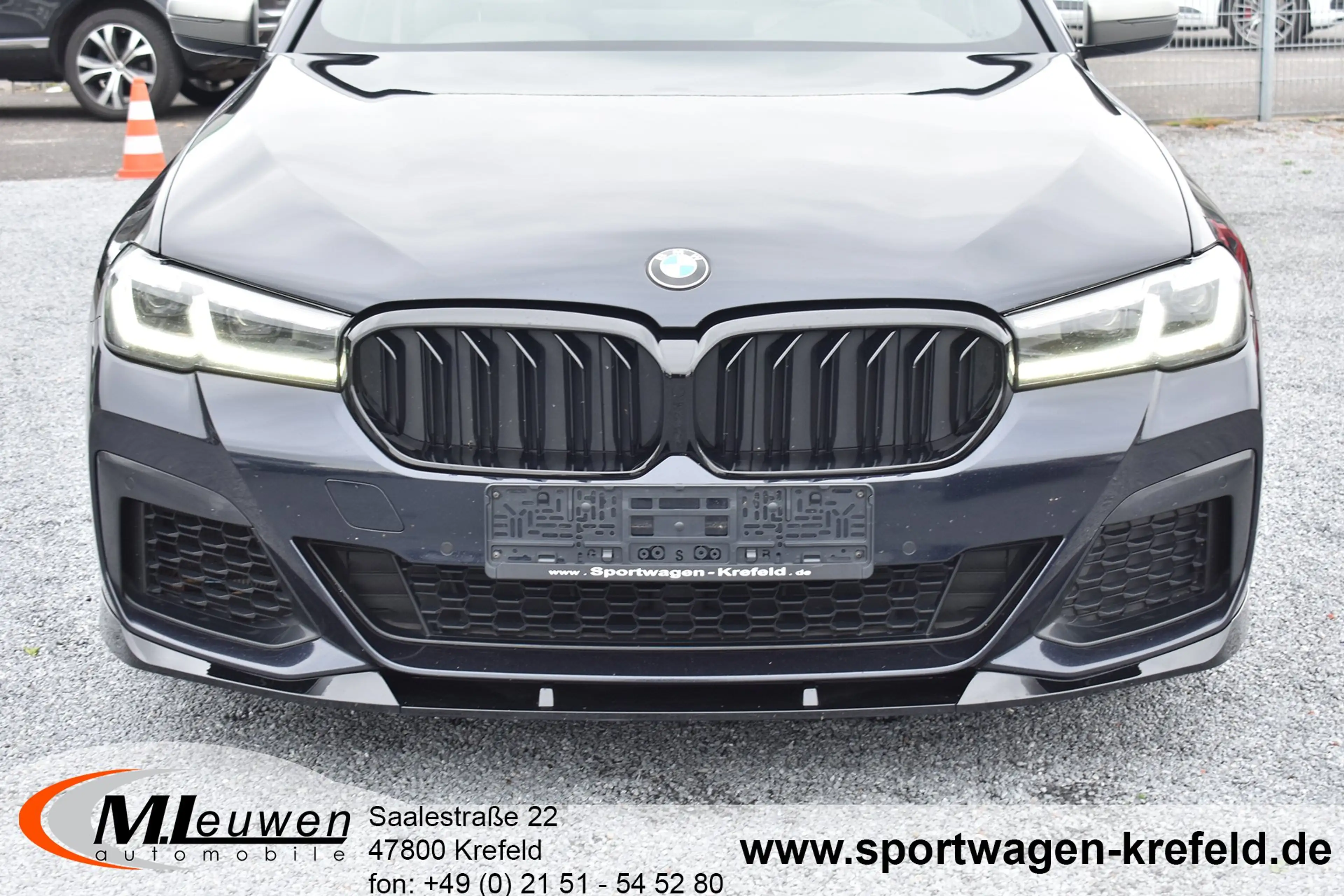 BMW M550 5er M550i xDrive Aut. *LEDER*NAVI*20"*PDC*CAM* — photo 6