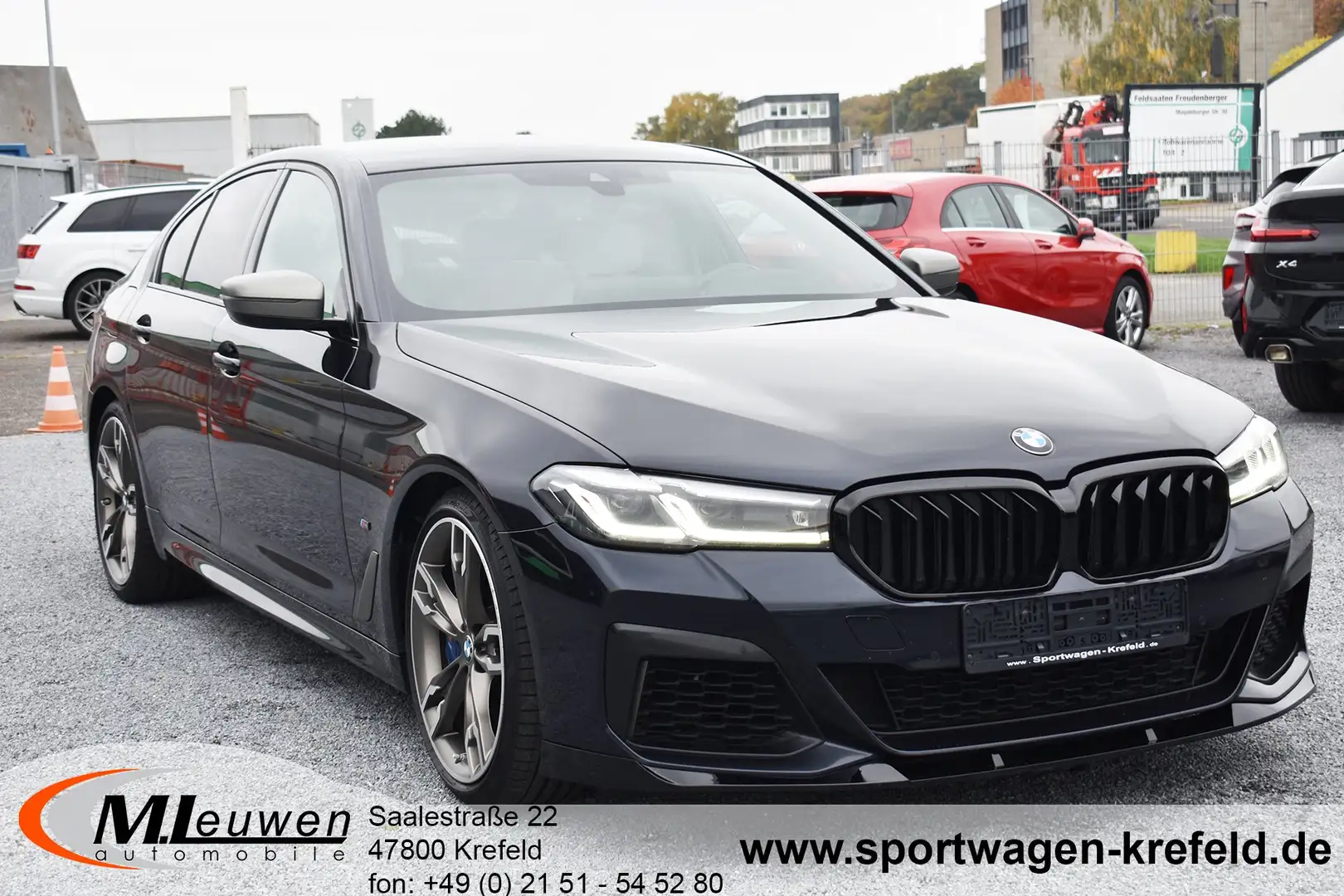 BMW M550 5er M550i xDrive Aut.  *LEDER*NAVI*20"*PDC*CAM* Noir - 2