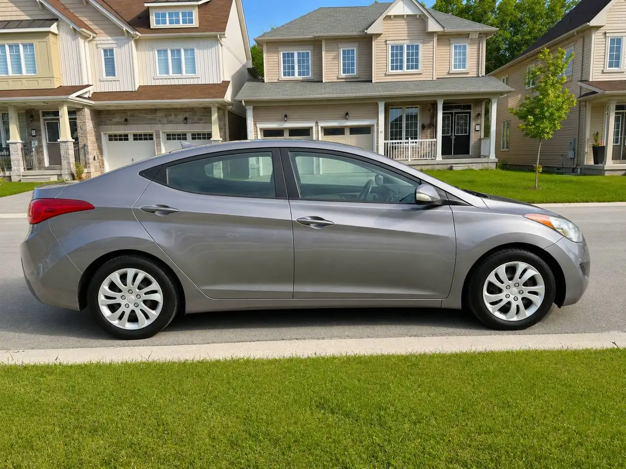 Hyundai ACCENT photo Hyundai ACCENT