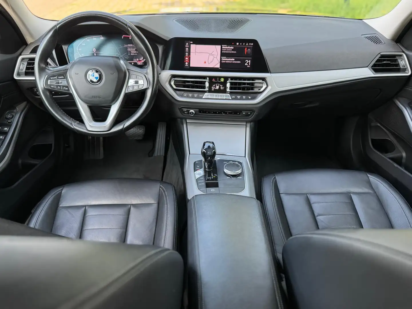 BMW 320 3-serie 320i AUTOMAAT Executive Edition, M velgen, Zwart - 2