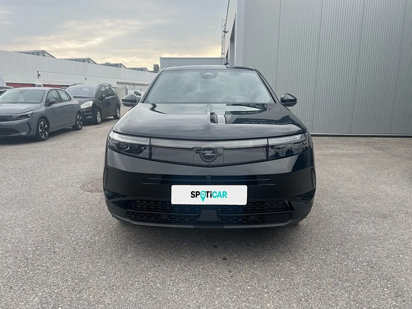 Opel Grandland 1.2 MHEV GS Aut. Schwarz - 2