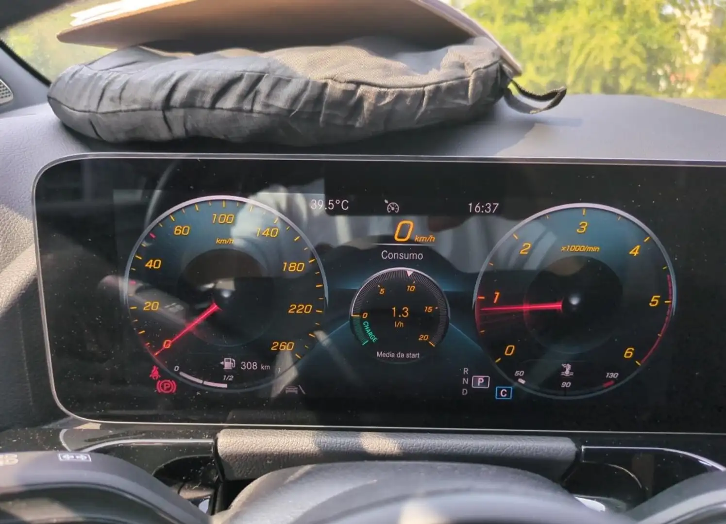 Mercedes-Benz GLA 200 d Premium 4matic auto - 2