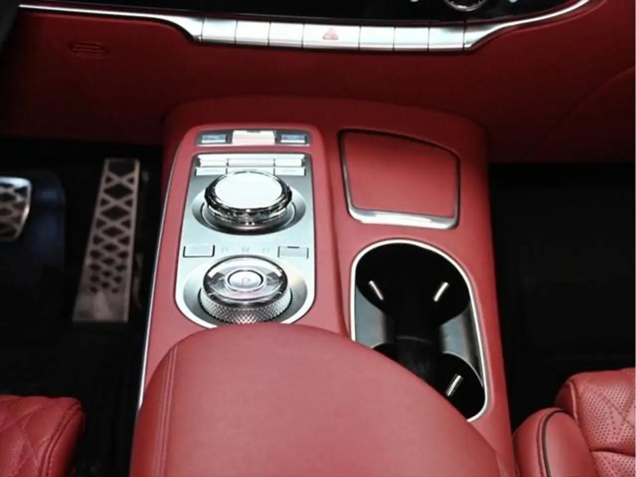 Genesis GV70 снимка Genesis GV70