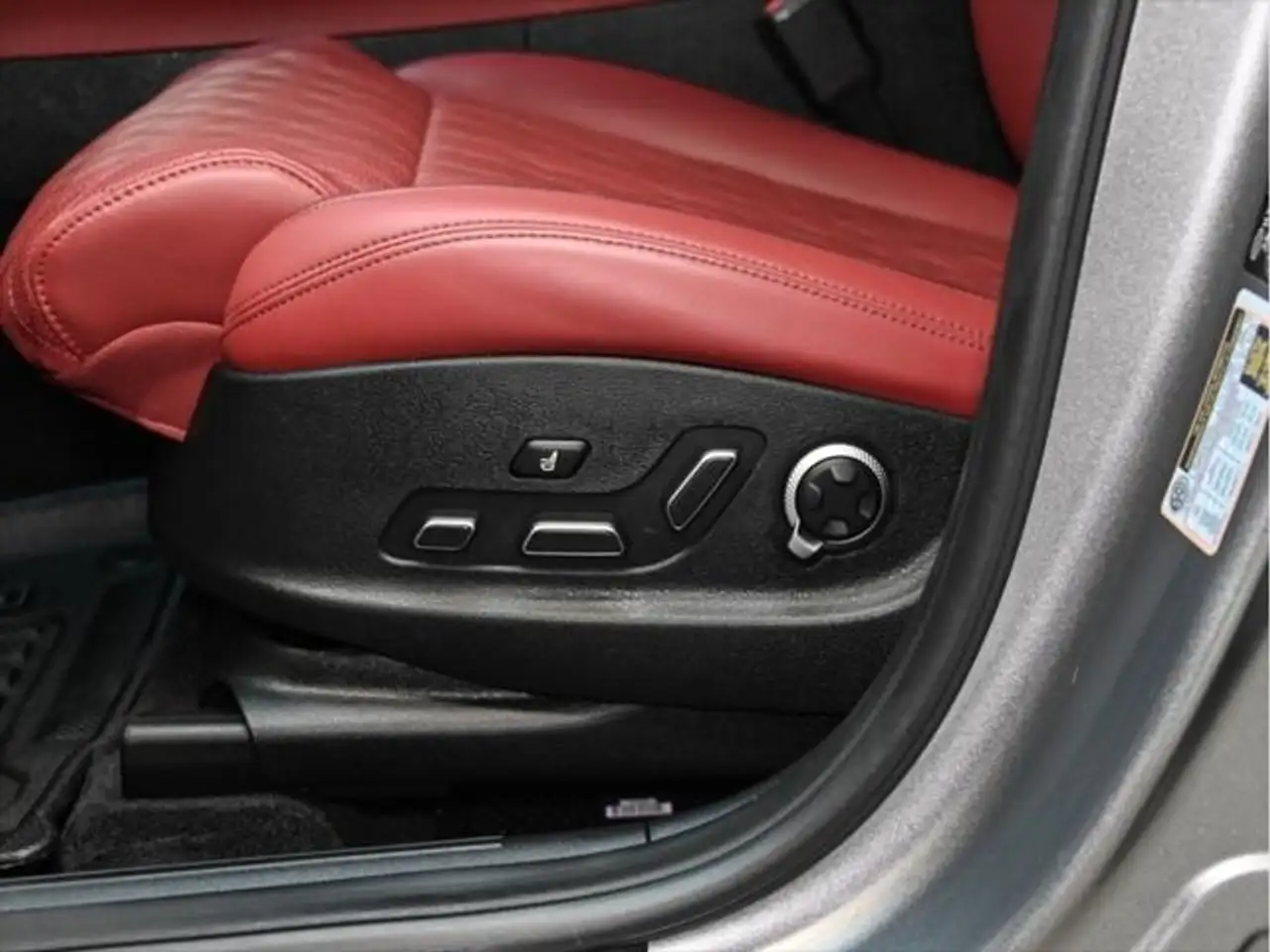 Genesis GV70 снимка Genesis GV70