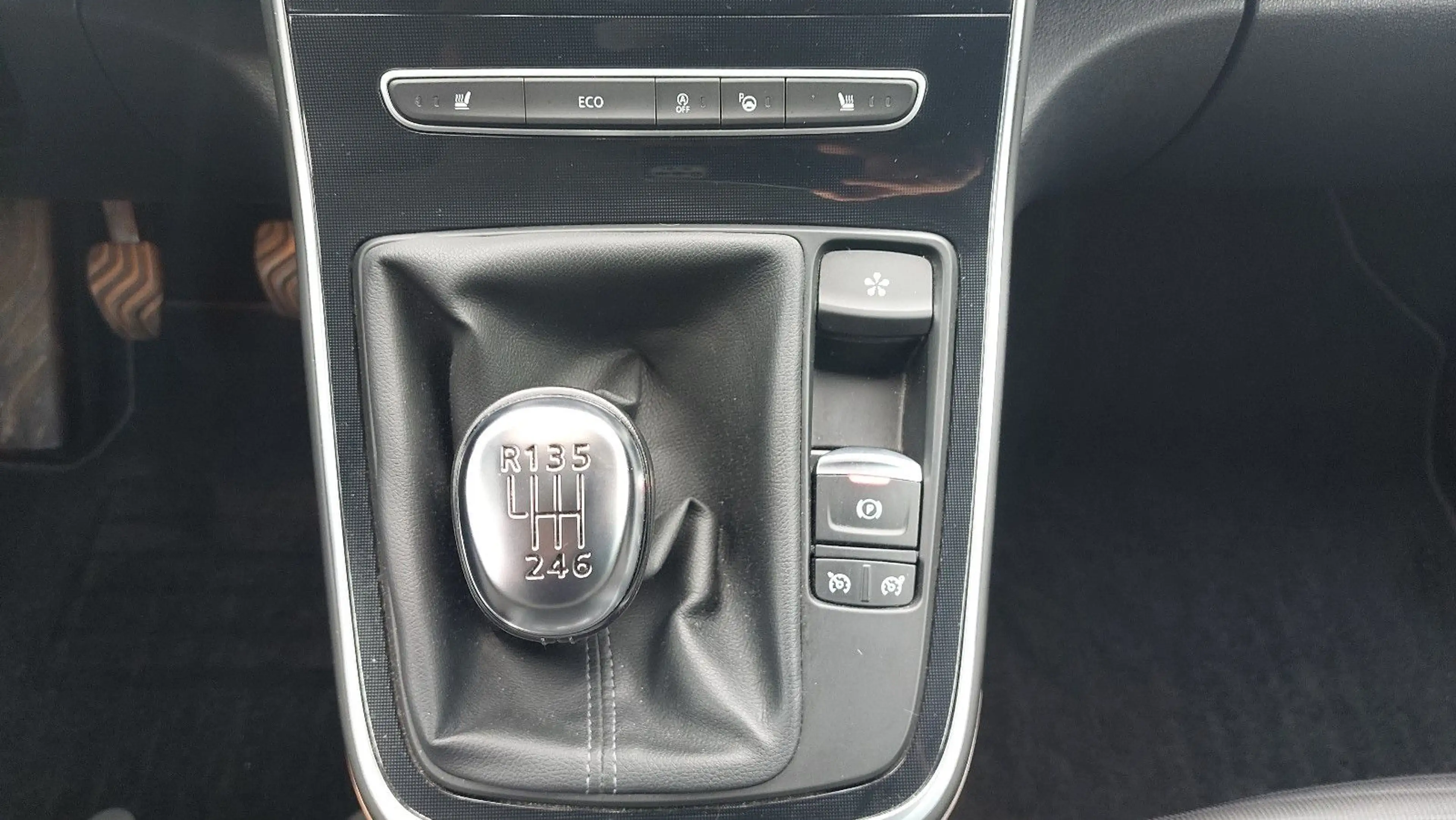 Renault Scenic IV BOSE Edition Assistenzsysteme — photo 13