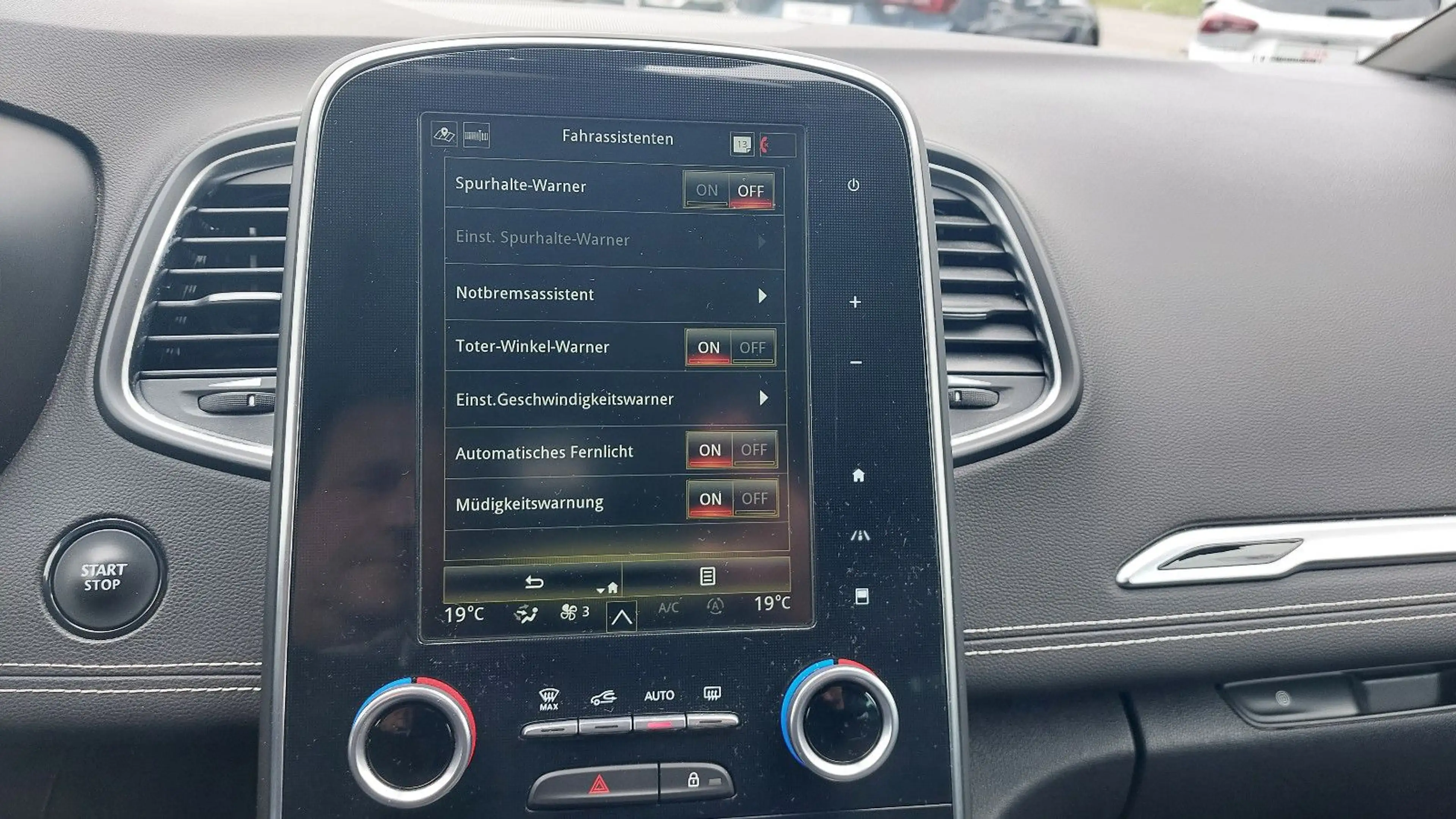 Renault Scenic IV BOSE Edition Assistenzsysteme — photo 11