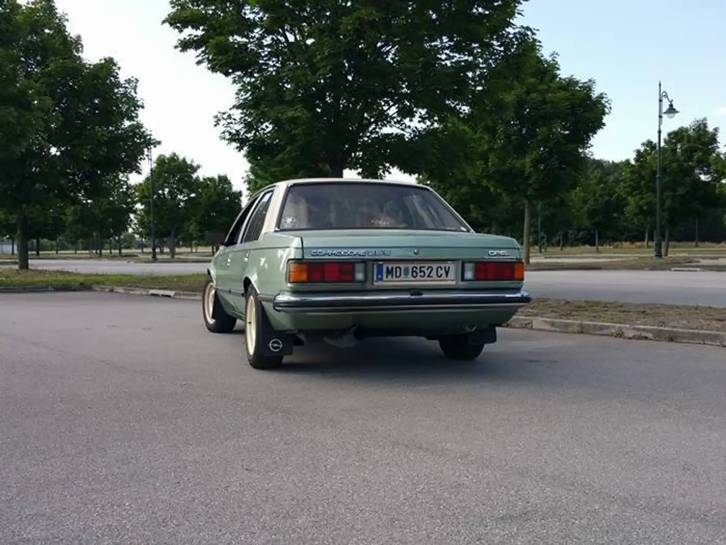 Opel Commodore Commodore 2,5 S Grün - 2