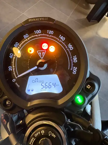 Triumph Speed Twin - foto 3