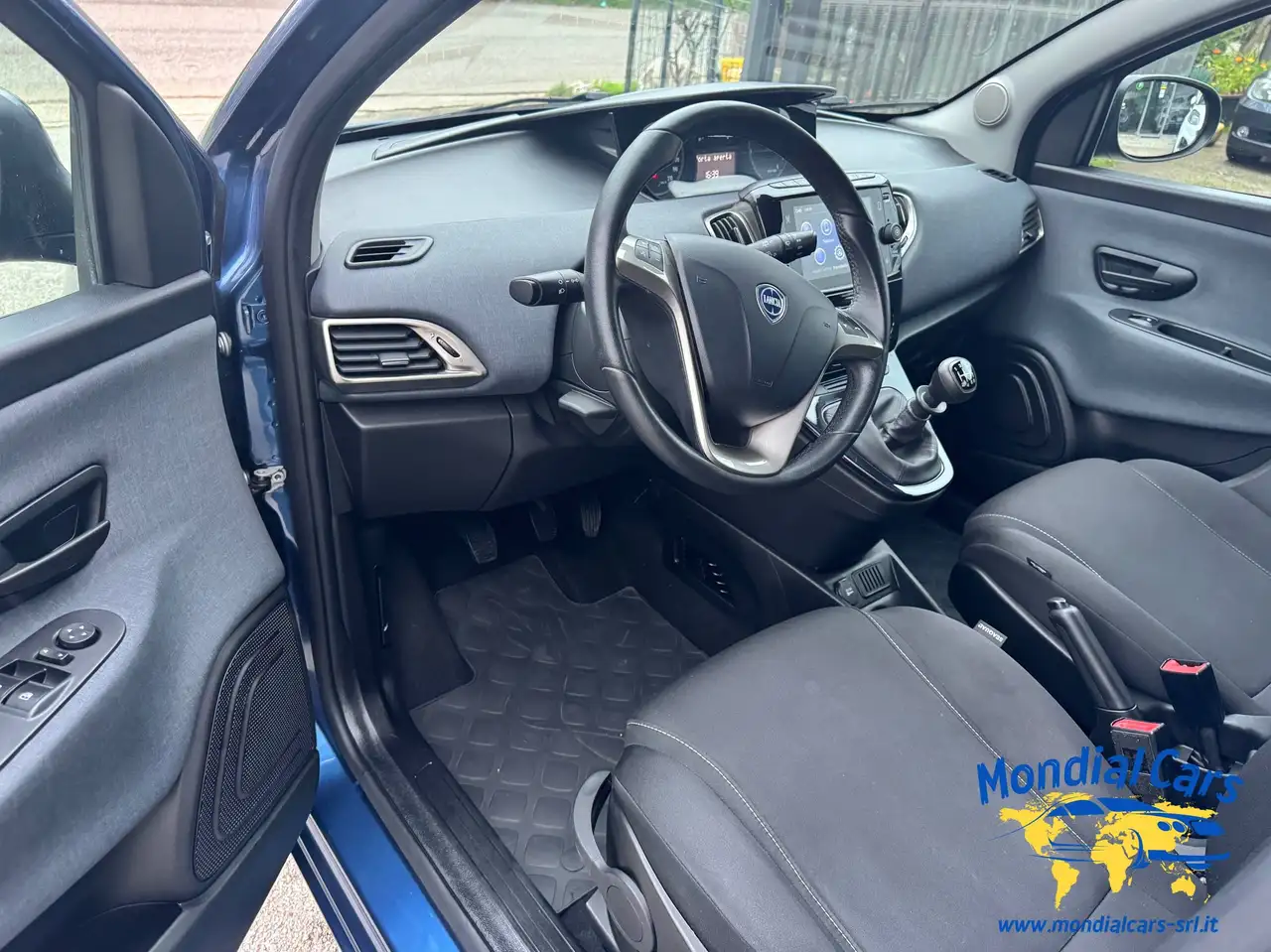 Lancia Ypsilon 2022 — фото 9