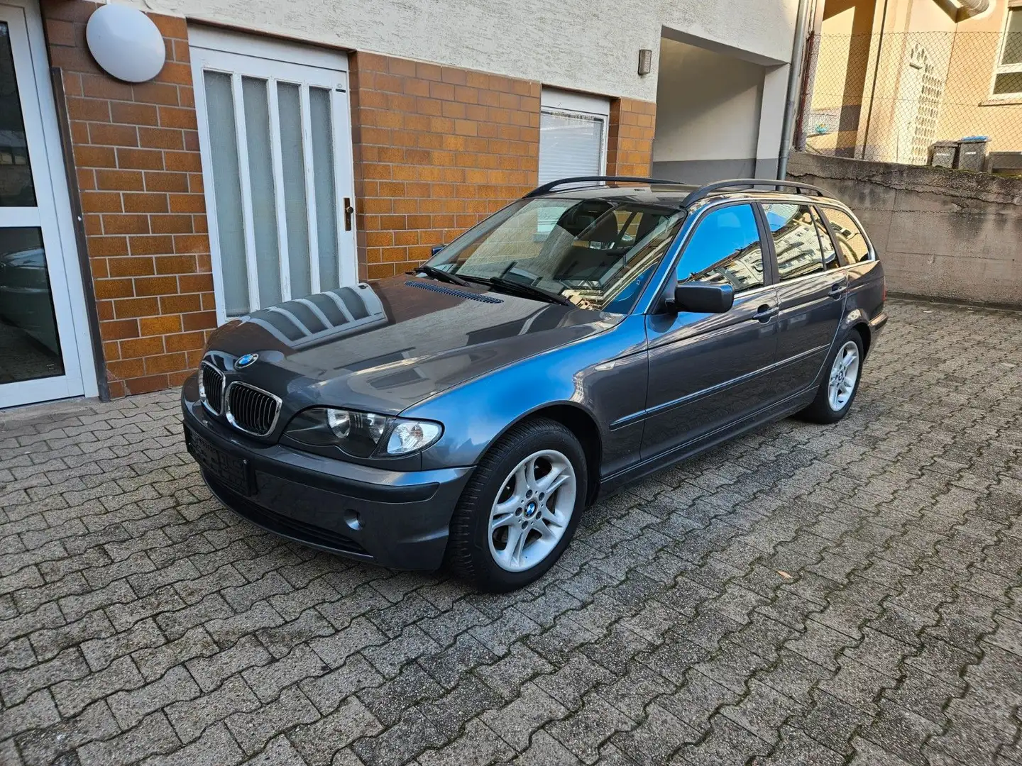 BMW 320 i Touring / TÜV NEU Gris - 1