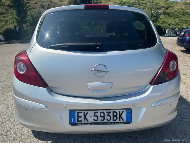 Opel Corsa view 12