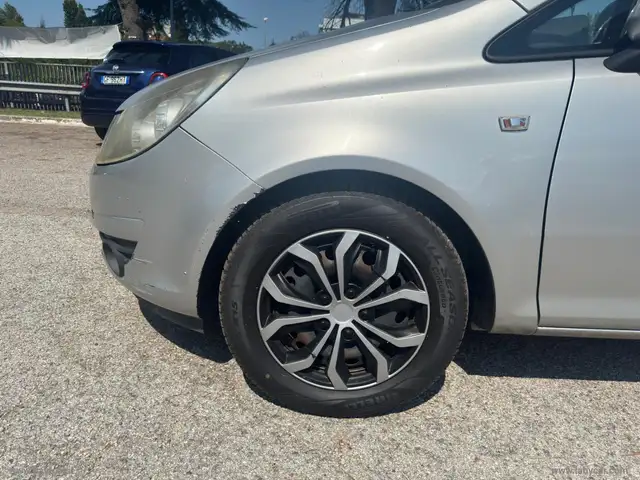 Opel Corsa view 5